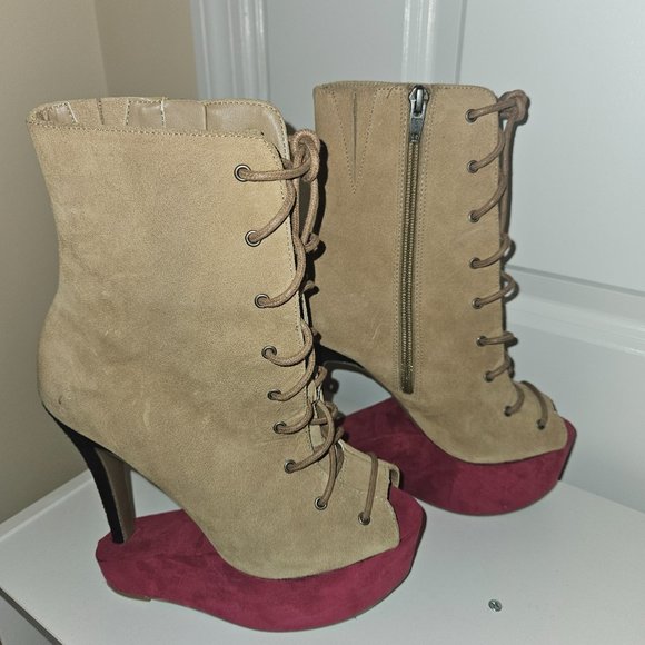 Dolce Vita 8 Bootie - Picture 7 of 12